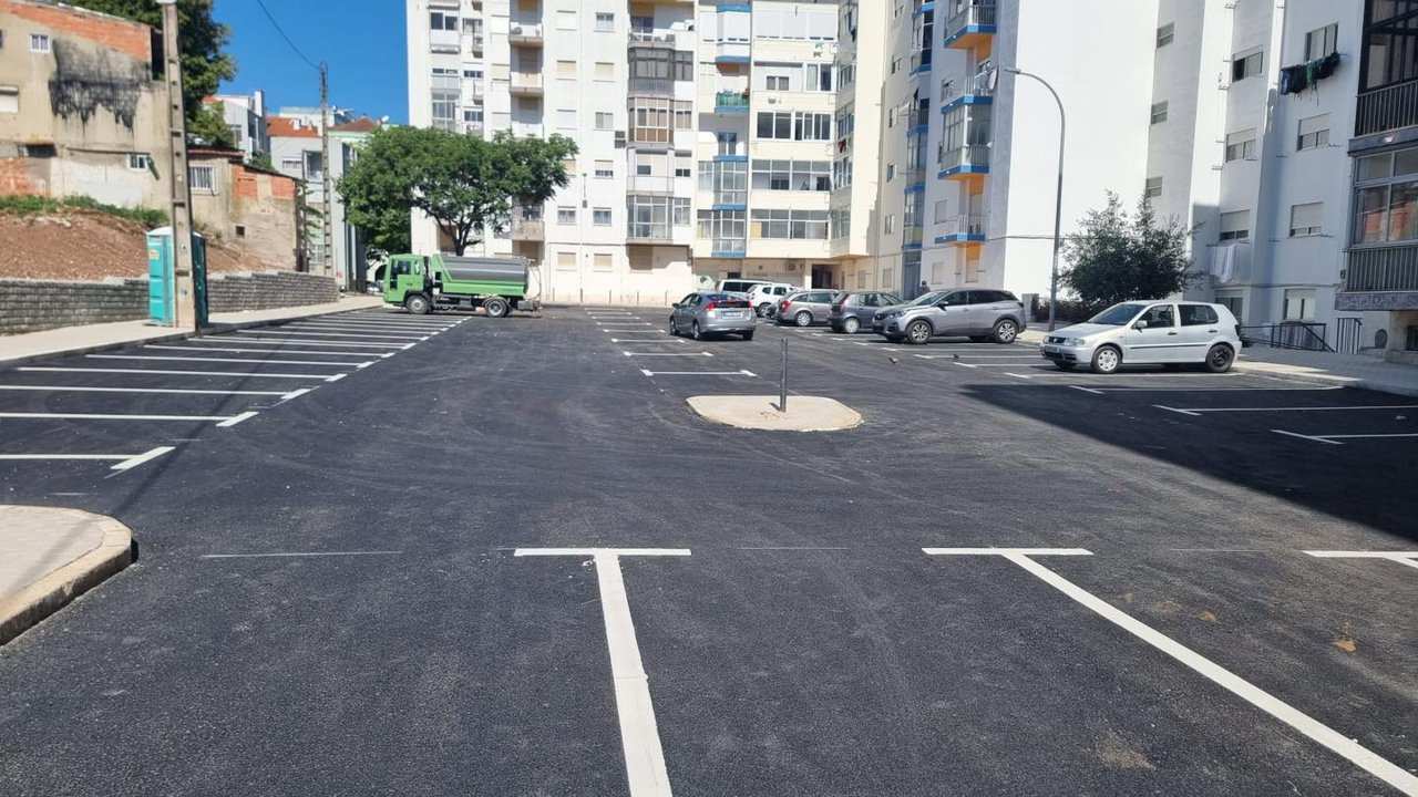 Trabalhos de requalificação na Rua José Estevão